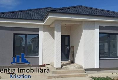 Casă cu 4 camere decomandat în Mărtinești - 8