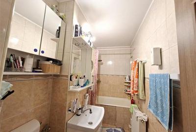 Apartament cu 3 camere decomandat, mobilat în Vasile Aaron - 9