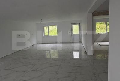 Casă cu 2 camere cu Teren 1000 Mp în Central
