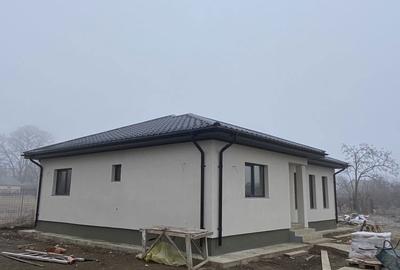 Casă cu 3 camere în Cordun