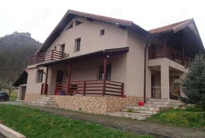 Casa individuala cu 5 camere in Deva - 1
