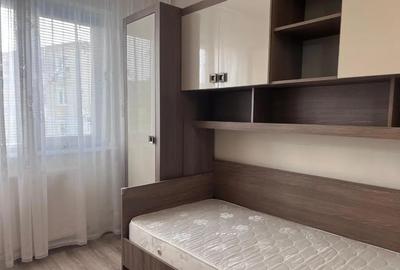 Apartament cu 3 camere semidecomandat în Minerul - 10