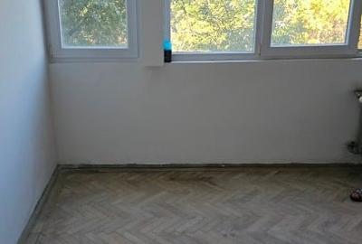 Direct proprietar vând ap.3 camere în Titan, renumitul bloc POTCOAVA - 2