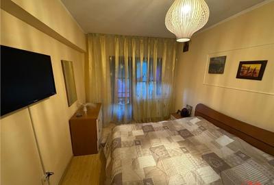 Apartament cu 3 camere decomandat, mobilat în Central - 1