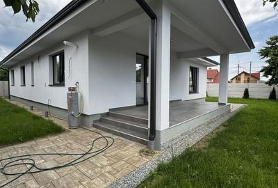 Casă individuală cu 4 camere cu Canalizare în Micești - 3