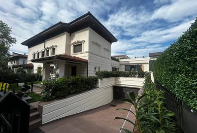 Casă cu 6 camere cu Canalizare în Primăverii - 1