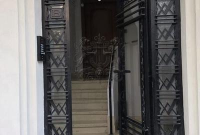 Apartament cu 5 camere decomandat în Romană - 14