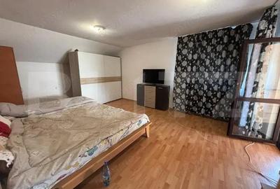 Casa de vanzare cu 5 camere, 200 mp, zona Micro 3 - 10