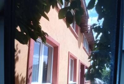 Vand casa cu etaj Sacadat sau schimb cu imobiliare in Oradea !!! - 1
