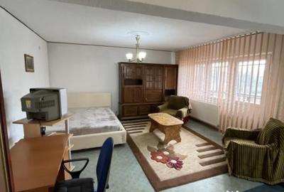 Garsonieră decomandată în Central - 6