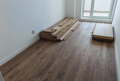 Apartament cu 3 camere semidecomandat în Tractorul - 10