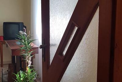 Casă cu 3 camere cu Teren 700 Mp în Lazu - 1