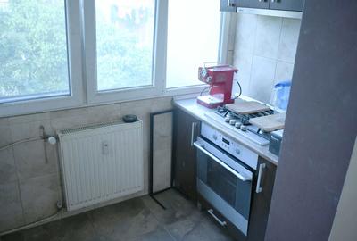 Apartament cu 3 camere decomandat în Decebal - 2