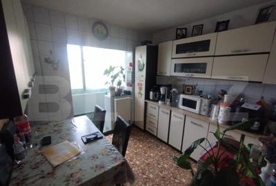 Apartament 2 camere, 44 mp, decomandat, zona Independentei