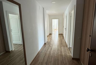 Apartament cu 4 camere decomandat în Central - 2