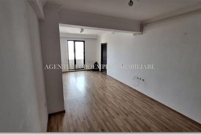 Apartament cu 3 camere decomandat în Km 5 - 13
