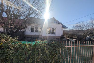 Casă cu 3 camere în Lipoveni - 1