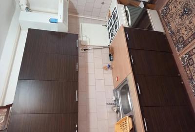 Inchiriez apartament 3 camere - 2