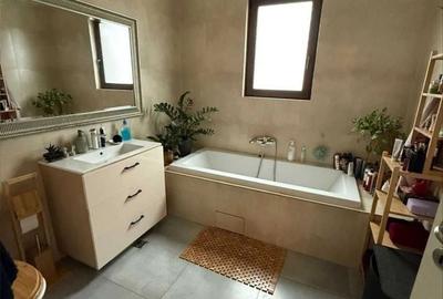 Penthouse cu 3 camere decomandat, mobilat în Poarta 6 - 2