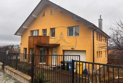 Casă cu 3 camere cu Teren 750 Mp în Central - 1