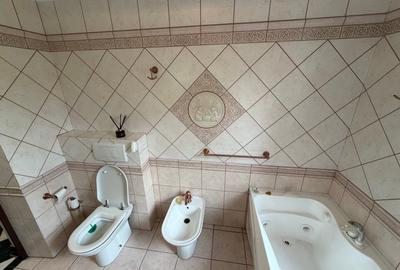 Casă cu 8 camere cu Canalizare în Colentina - 21