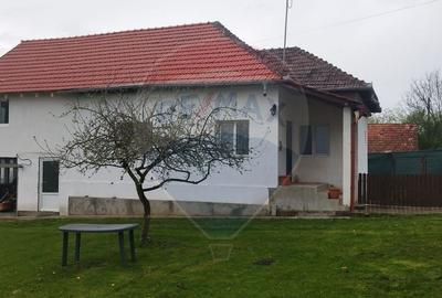 Casa  de vanzare in Dragu  jud. Salaj  teren 1400 mp. - 2