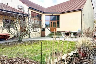 Spațiu comercial, de 210 mp, în Central - 15