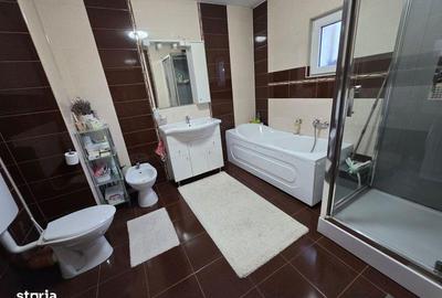 Casă cu 4 camere cu Teren 247 Mp în Sud - 1