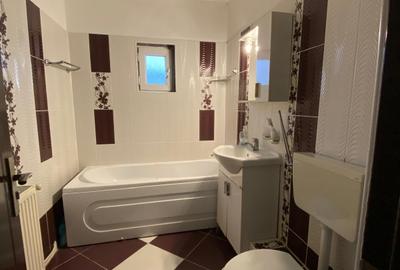 Apartament cu 2 camere decomandat în Bistrița Lac