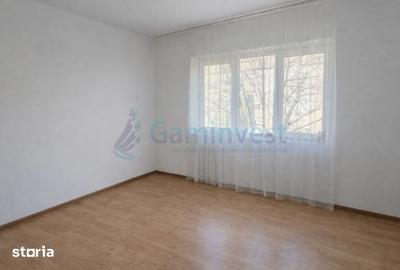 Apartament cu 4 camere decomandat în Nufărul - 3
