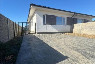 Casă cu 3 camere cu Teren 290 Mp în Bucovăț