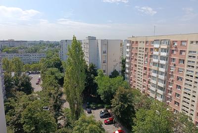 Apartament cu 2 camere decomandat în Titan