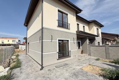 Duplex cu 5 camere cu Canalizare în Moșnița Nouă