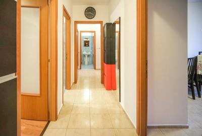 Apartament cu 3 camere decomandat în Drumul Taberei