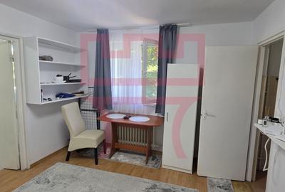 Apartament cu 2 camere în Andrei Mureșanu