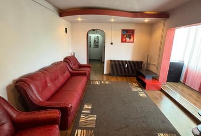Apartament cu 2 camere semidecomandat, mobilat în Brazda lui Novac