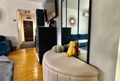 Apartament cu 3 camere semidecomandat, mobilat în 1 Mai