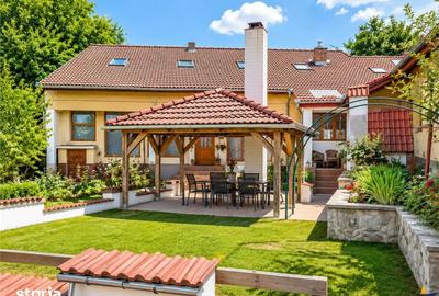 Casă cu 9 camere cu Teren 547 Mp în Central