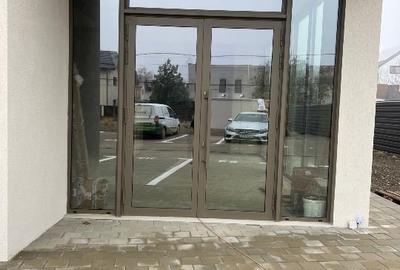 Spațiu comercial, de 131 mp, în Central - 3