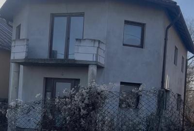 Casă cu 4 camere în Copăcelu