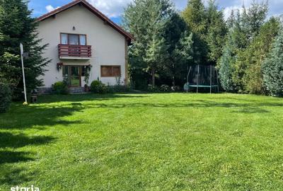 Casă cu 5 camere cu Teren 2000 Mp în Central