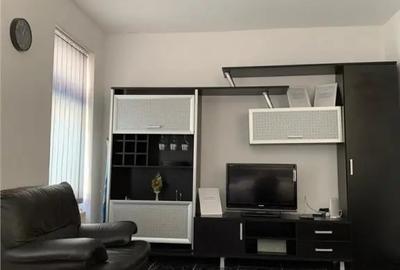 Apartament cu 2 camere semidecomandat în Centrul Istoric