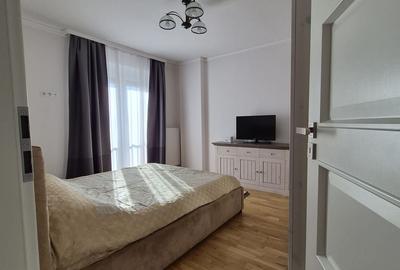 Apartament cu 4 camere decomandat în Central