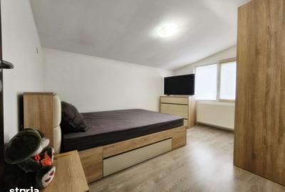 Casă cu 7 camere cu Teren 1000 Mp în Central