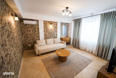 Apartament cu 2 camere decomandat, mobilat în Central