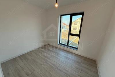 Casă cu Teren 496 Mp în Cârcea