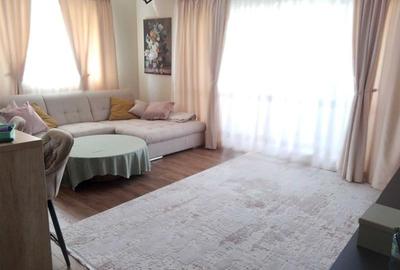 Apartament cu 3 camere decomandat în Tractorul - 1