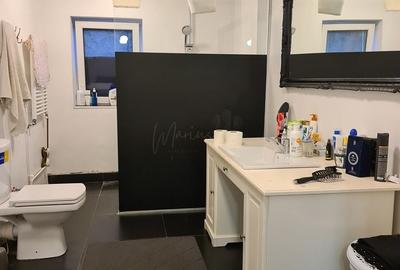 Casă cu 5 camere cu Canalizare în Central - 9