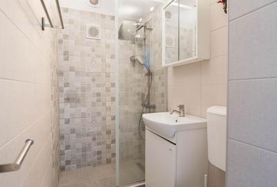 Apartament cu 3 camere decomandat în Ștefan cel Mare