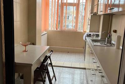 Garsonieră decomandată în Central